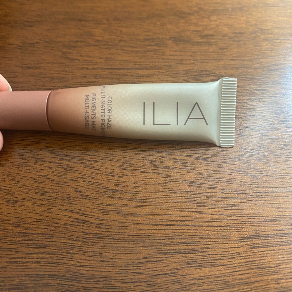 Ilia Color Haze multi-matte pigment
